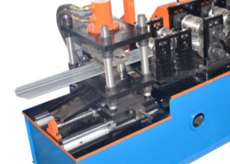 A cerca decorativa Panel Roll Forming da paliçada faz à máquina 0.8mm automáticos grossos