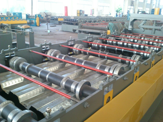 o Decking com nervuras de aço do assoalho do painel de 0.6-1.5mm lamina a formação do equipamento da máquina
