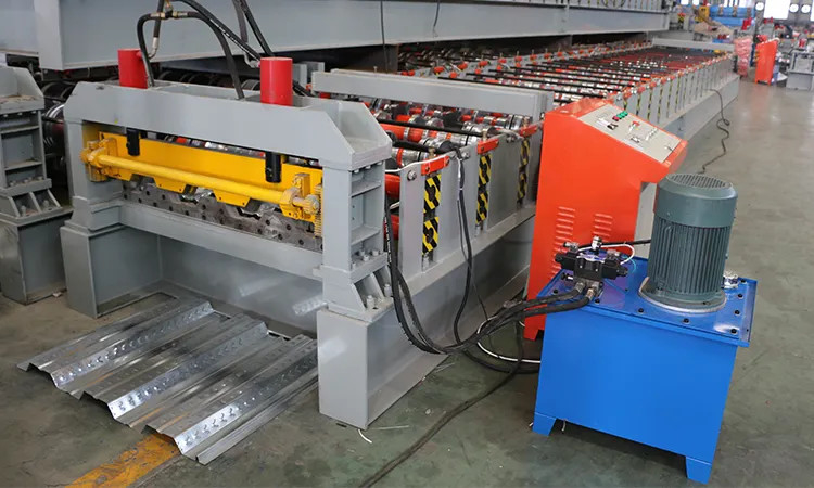 Rolo galvanizado da dupla camada de PPGI que forma a máquina com corte hidráulico 8-15m/Min