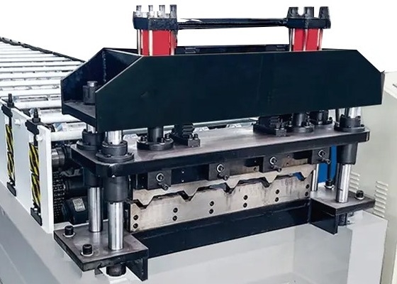 rolo frio ondulado da folha do telhado de 914-1200mm que forma o controle do Plc de Full Auto da máquina
