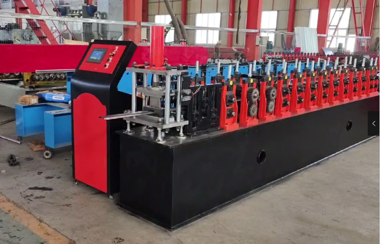 Máquina hidráulica do corte 15m/Min Shutter Door Roll Forming com 18 estações