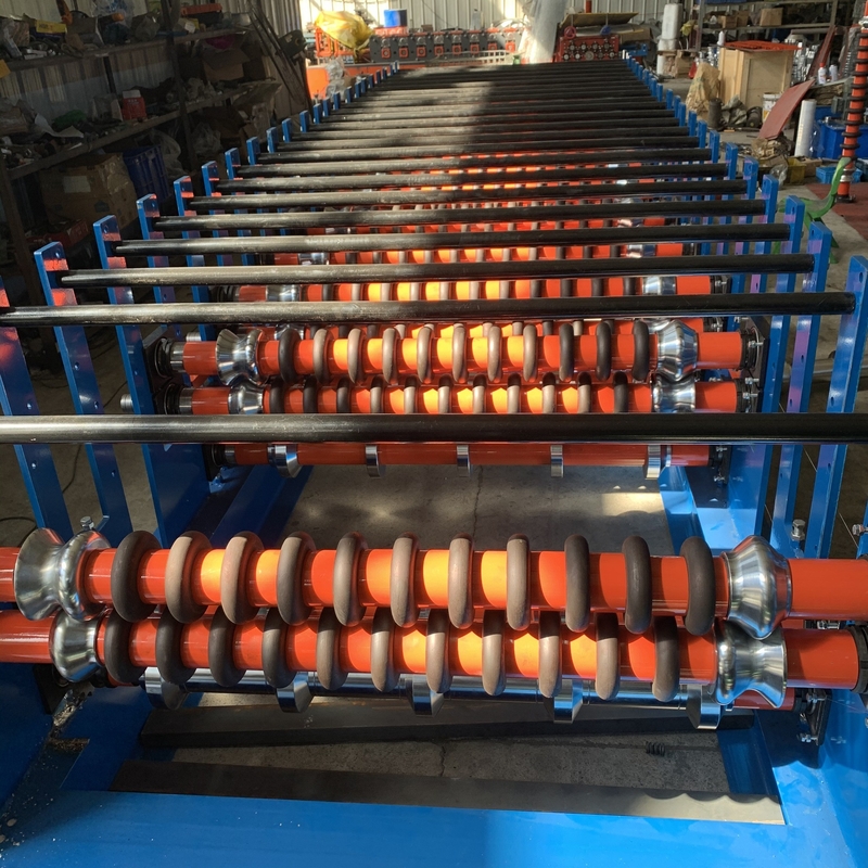 rolo da telha de telhado do diâmetro do eixo de 70mm que forma a máquina 380v50hz tensão de 3 fases