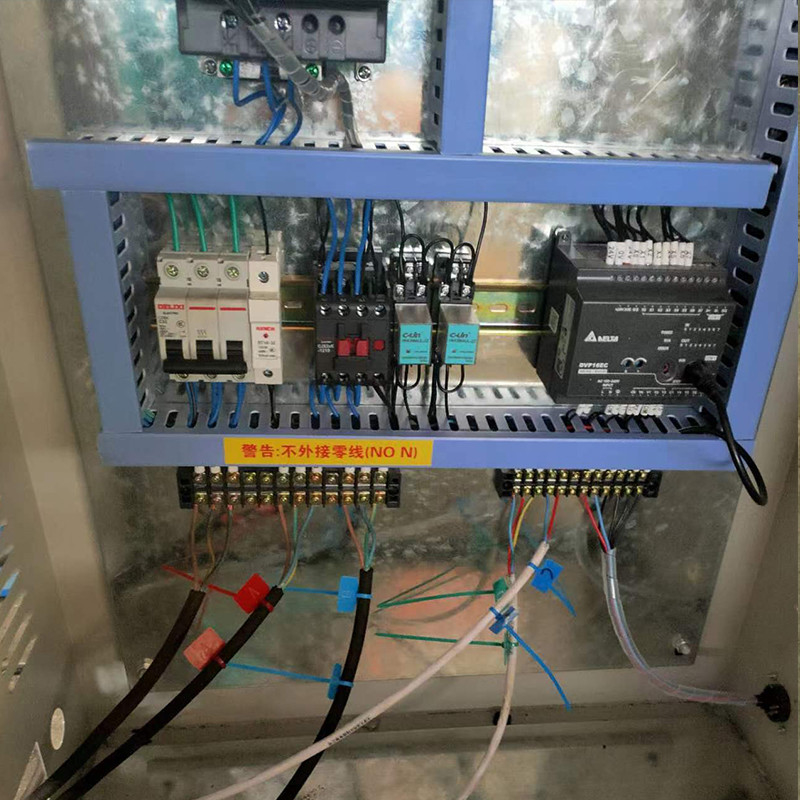 Máquina formadora de rolos de telhado Galvalume de painel lateral EPS de alta precisão para corte de postes hidráulicos