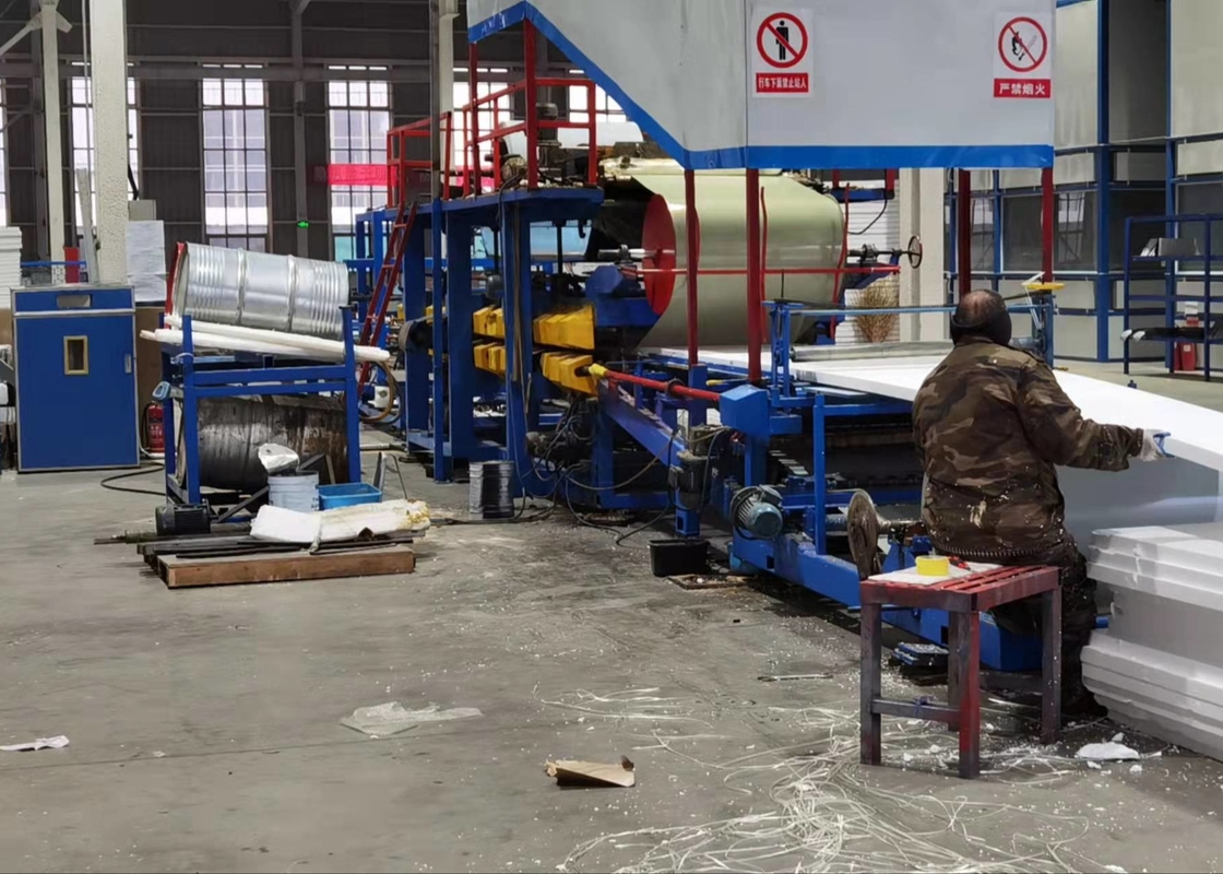 Garantia de 1 ano Máquina de moldagem de painéis de sanduíche PLC com corte de rastreamento voador