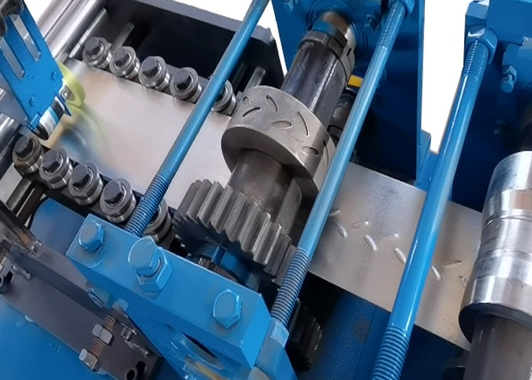 1Máquina de moldagem automática de rolos de portas de obturador de 2 mm para bobinas de aço galvanizadas