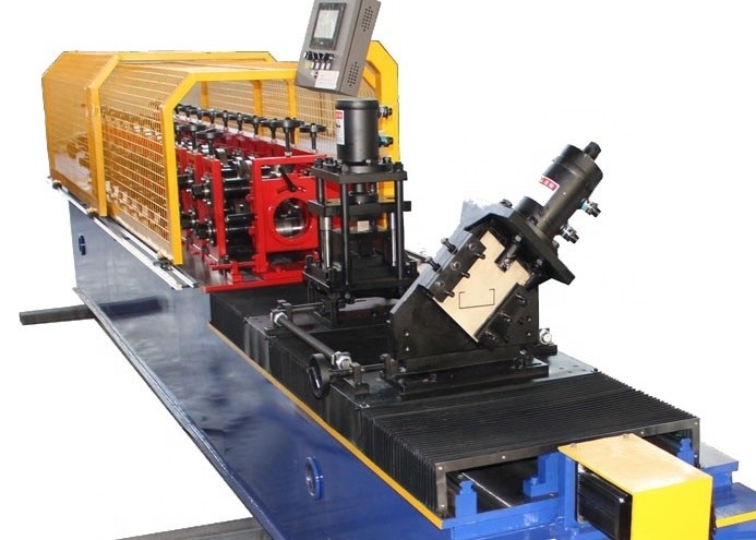 10-15m/min Velocidade máquina de moldagem de rolos de canal C com 5,5kw de potência