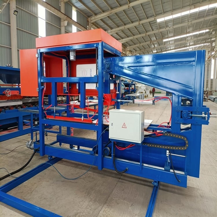 Máquina de fazer painéis de sanduíche com sistema de controle PLC 32KW Potência do motor 0,3-0,8mm 1000mm 16T Peso