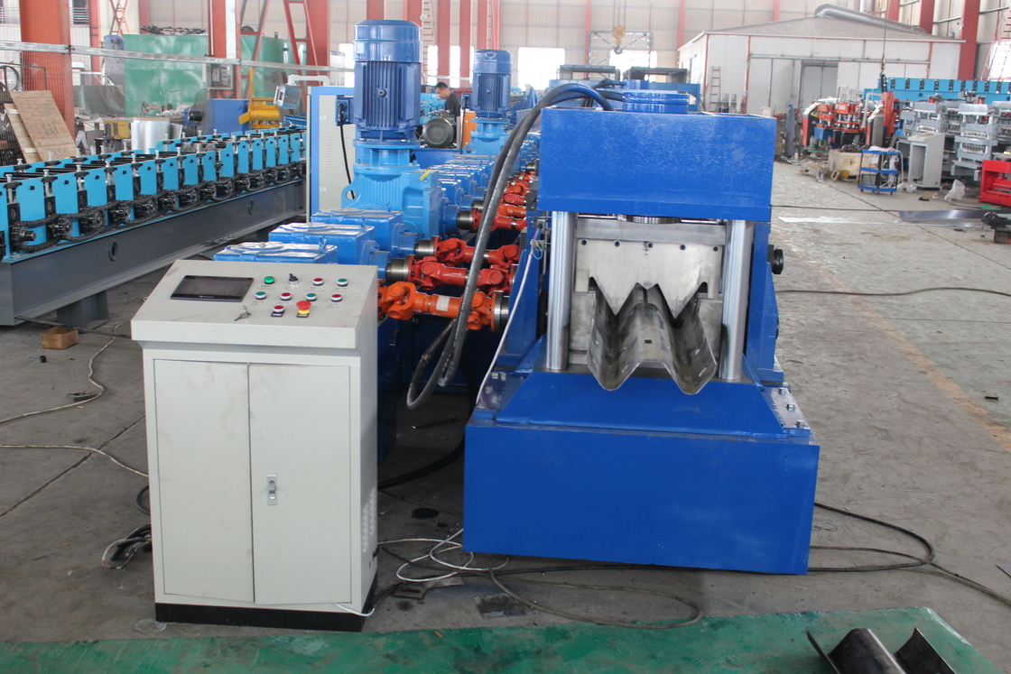 2024 11kw 5.5kw GI Highway Guardrail Roll Forming Machine Cr12Mov Material da lâmina de corte