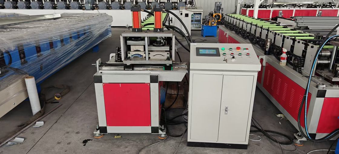 2025 New Design Metal Picket Fence Roll Forming Machine Linhas de vedação estilo América