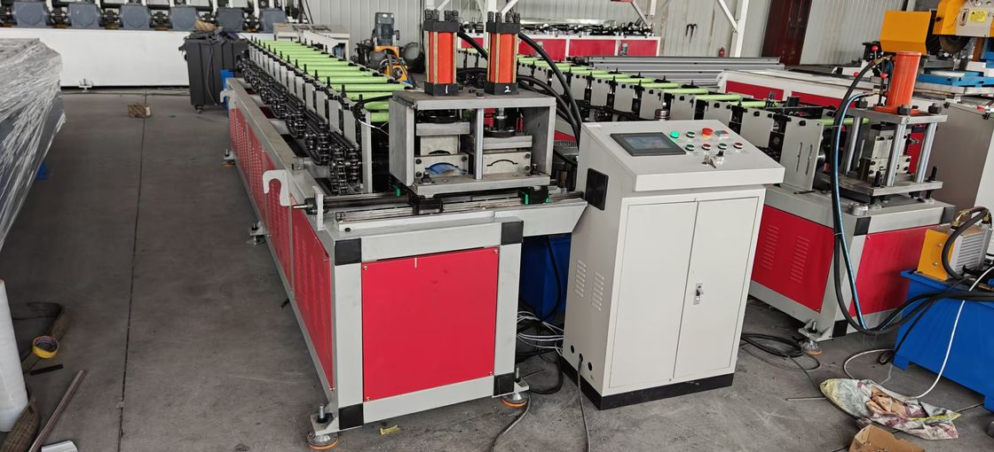 2025 New Design Metal Picket Fence Roll Forming Machine Linhas de vedação estilo América