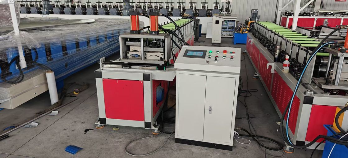 2025 New Design Metal Picket Fence Roll Forming Machine Linhas de vedação estilo América