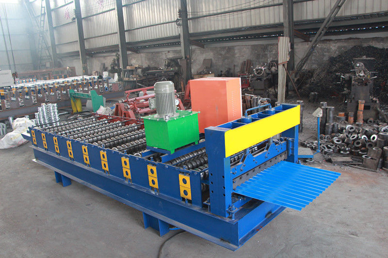 1000 mm largura matéria-prima Roofing Metal corrugado máquina de formação de rolos Plc controle automático completo