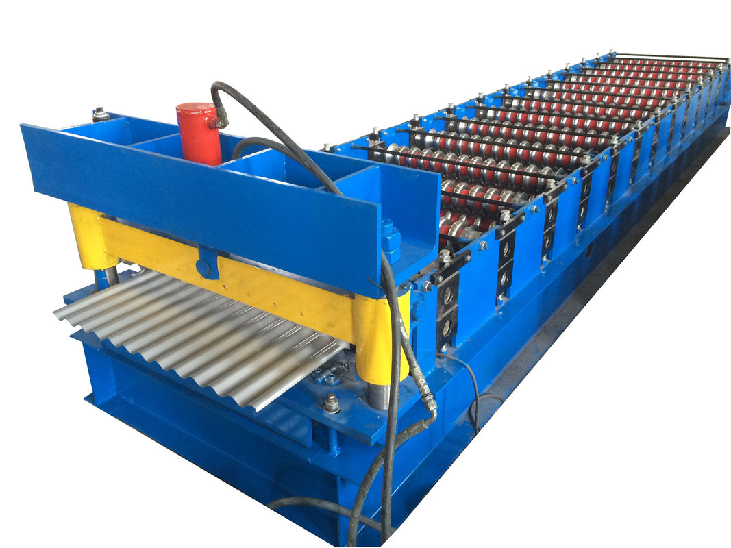 Máquina de moldagem de painéis de parede em rolos de 15 m/min.