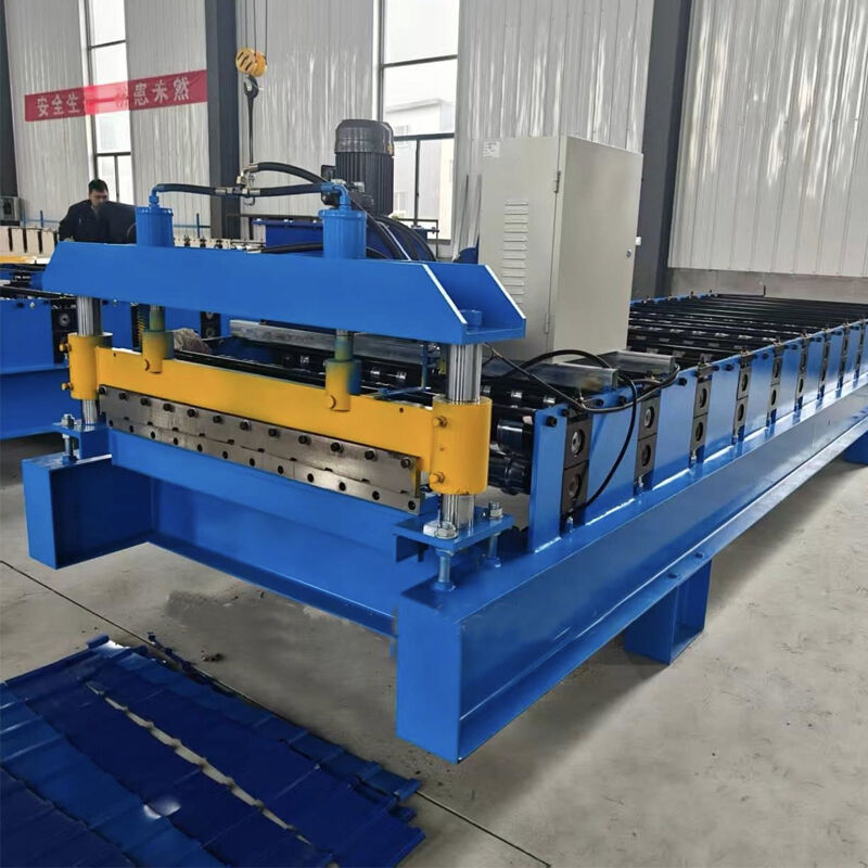 Máquina para fabricar telhas de telha com acionamento por corrente de material de rolo de aço 45 construída para fornecer estabilidade operacional e consistente