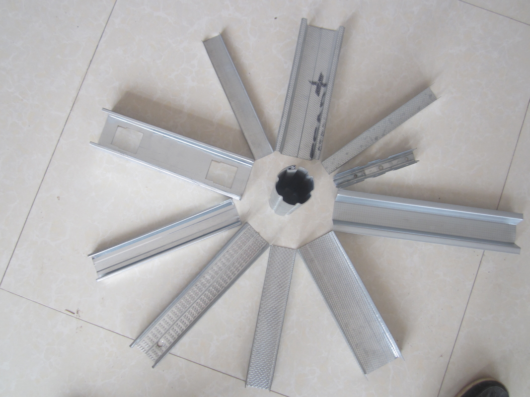 Rolo de aço claro da canaleta em U de Keel Drywall 3P que forma a alta velocidade da máquina Touchable