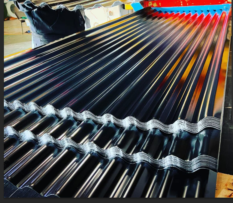 7/8 de rolo do telhado que forma a máquina corrugou o corte automático galvanizado do metal