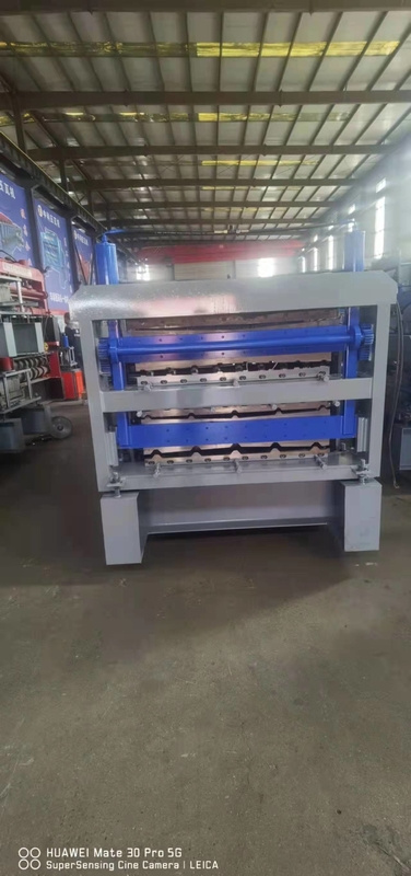 A máquina do telhado do painel 4kw Ibr corrugou a folha vitrificada de aço da telha do metal três camadas