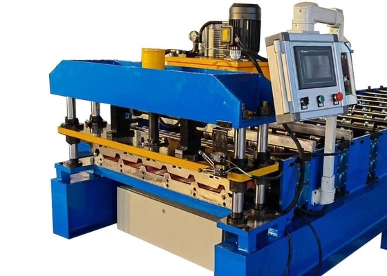 os ginásios telhado & os painéis de cobertura da parede rolam formando a linha da máquina