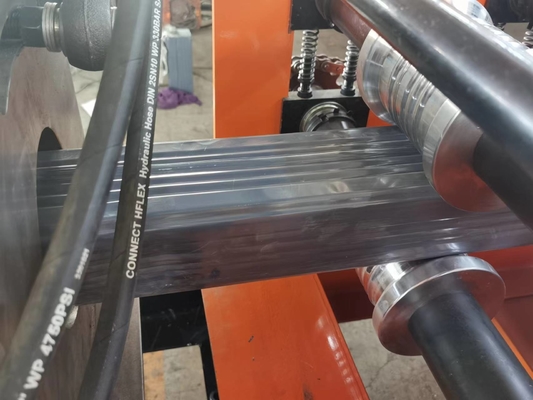 Rolo do Downspout da tubulação da chuva que forma o sistema de corte hidráulico da máquina