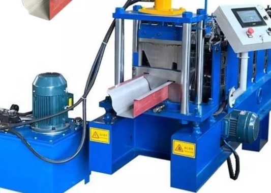 Rolo de aço da calha da água do metal que forma a máquina automática