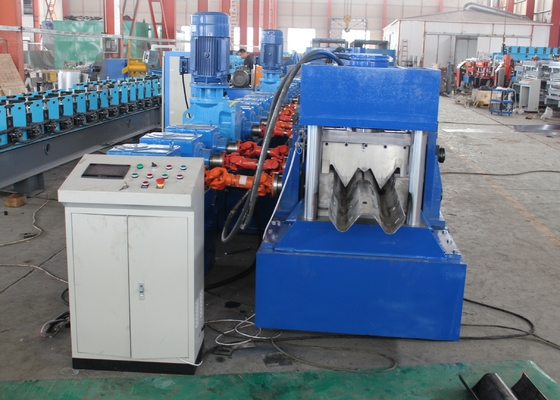 Máquina de moldagem de rolos de 80 mm de diâmetro de rolos de proteção rodoviária com resistência de rendimento de 350Mpa