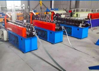 Espessura 0.8mm Keel Forming Machine do ângulo do controle do PLC