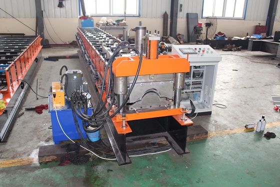 Reparo totalmente automático PPGI Ridge Cap Roll Forming Machine da telha