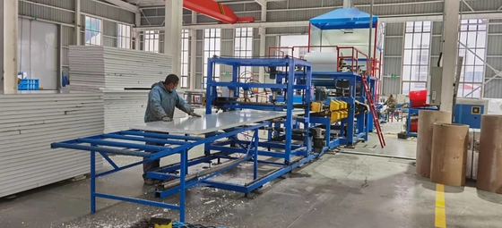 As lãs de rocha isolaram o rolo do painel de sanduíche de 0.3mm que forma a máquina