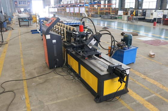 Parafuso prisioneiro impermeável do Plc e rolo da trilha que forma a máquina com perfuração